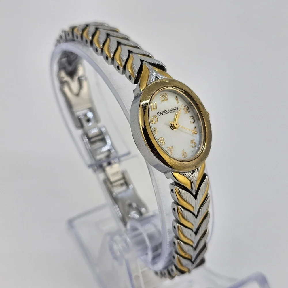 Embassy Waltham‎ Women's Watch 19MM Two Tone Bracelet Band 6.75